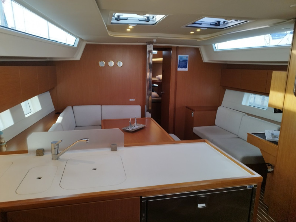 Yacht BAVARIA - C45 "Carpe  Diem"