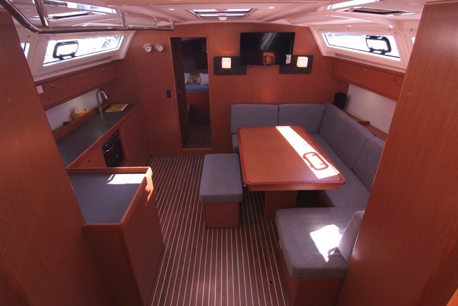 Yacht BAVARIA - Cruiser 46 "Garbin"