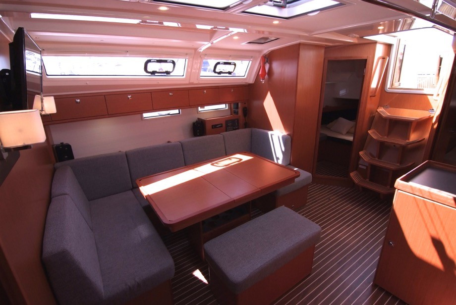 Yacht BAVARIA - Cruiser 46 "Garbin"