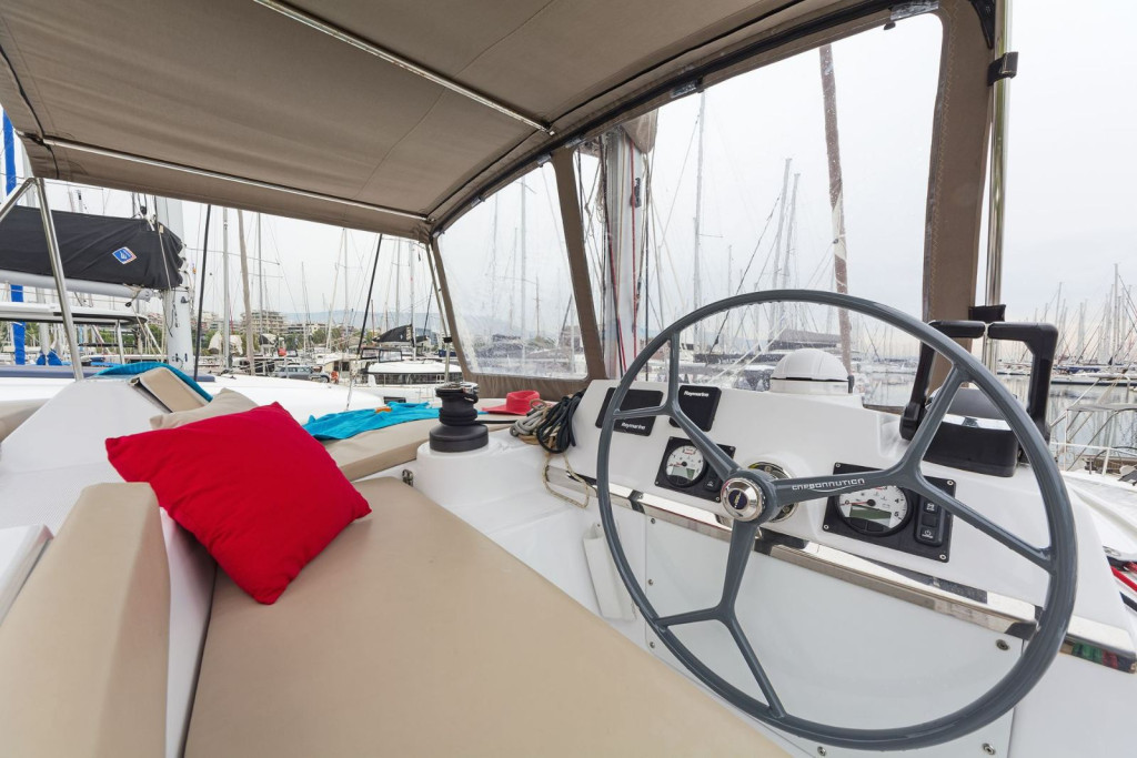 Yacht CATANA - Bali 4.1 "Golden Waters"