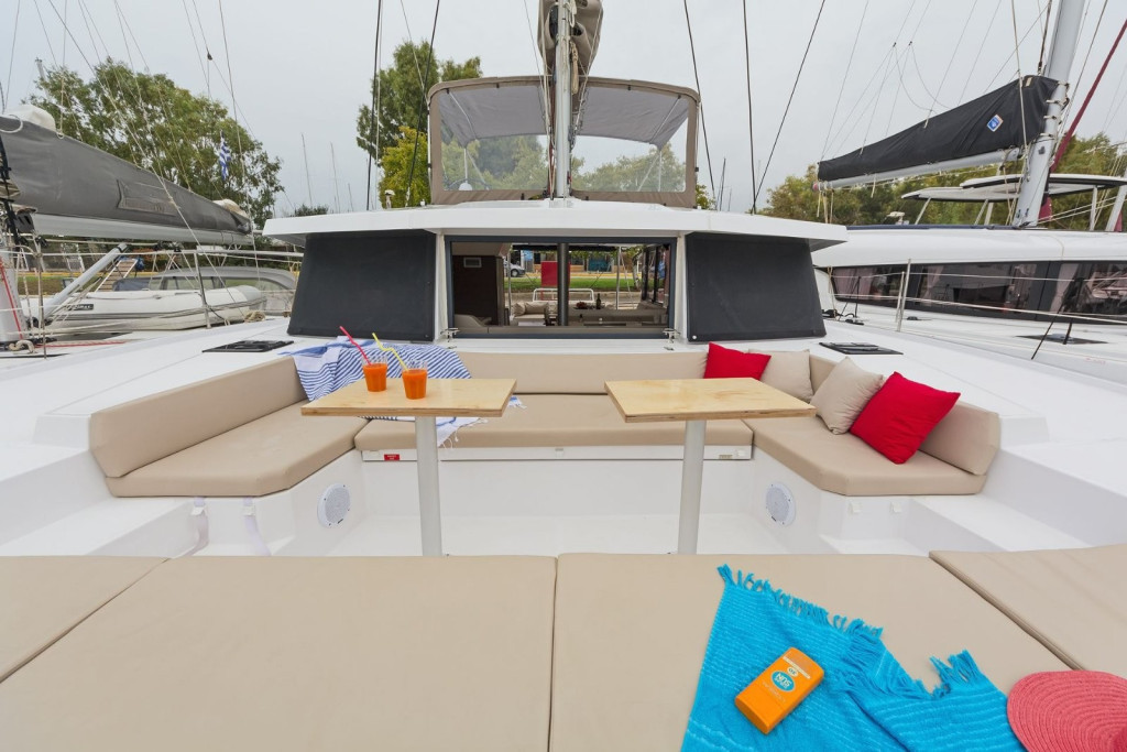 Yacht CATANA - Bali 4.1 "Golden Waters"