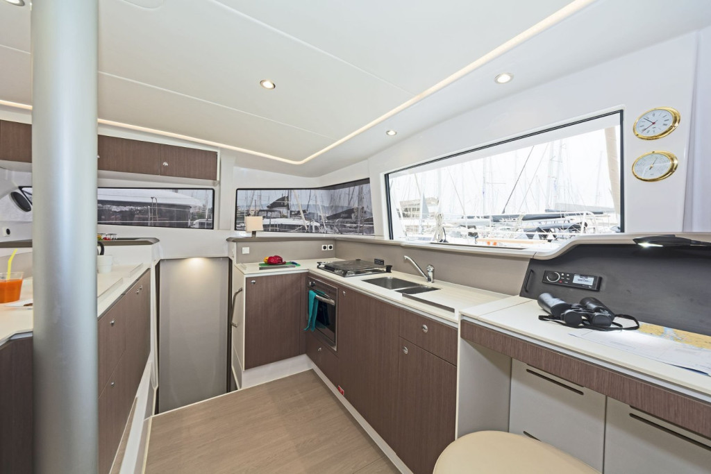 Yacht CATANA - Bali 4.1 "Golden Waters"