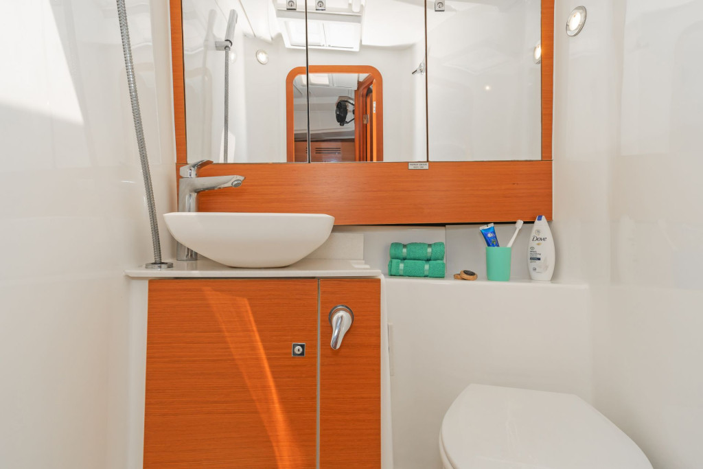 Yacht DUFOUR - 430 Grand Large "Ocean Whisper"