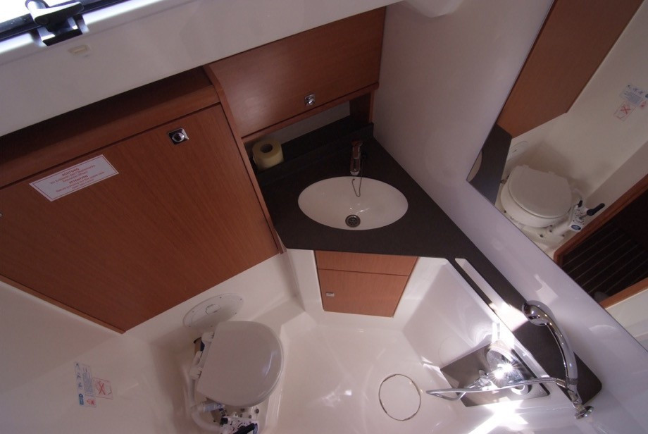 Yacht BAVARIA - Cruiser 46 "Garbin"