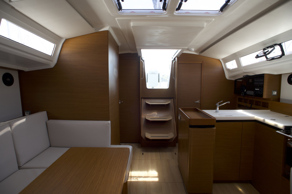 Yacht JEANNEAU - Sun Odyssey 410 "Eugenie"