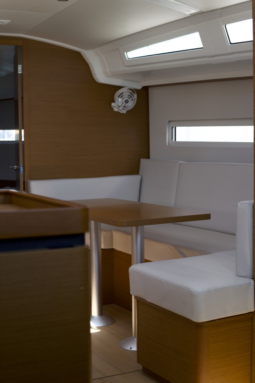 Yacht JEANNEAU - Sun Odyssey 410 "Eugenie"