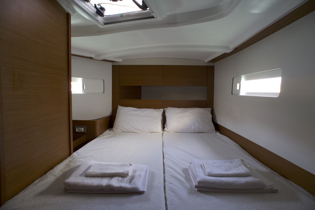 Yacht JEANNEAU - Sun Odyssey 410 "Eugenie"