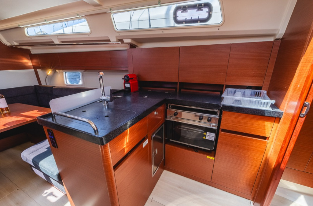 Yacht HANSE - 418 "Dafne"