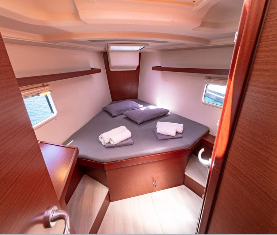 Yacht HANSE - 418 "Dafne"