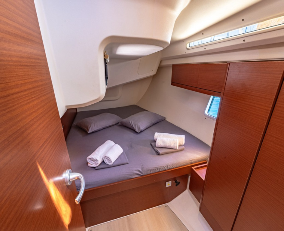 Yacht HANSE - 418 "Dafne"