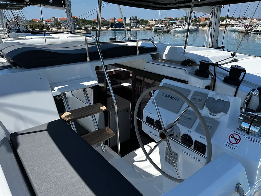 Yacht FOUNTAINE PAJOT - Astrea 42 "Jami"
