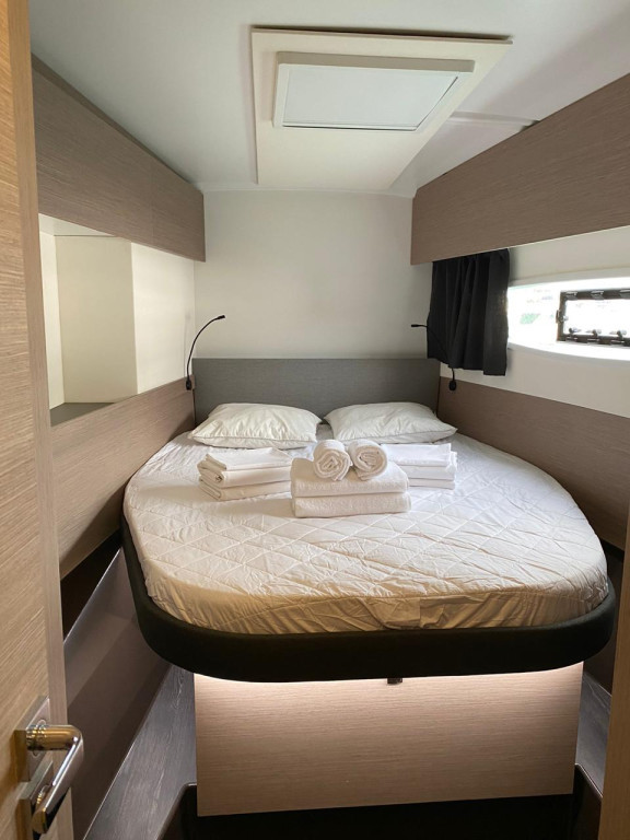 Yacht FOUNTAINE PAJOT - Astrea 42 "Ooga Chacka"