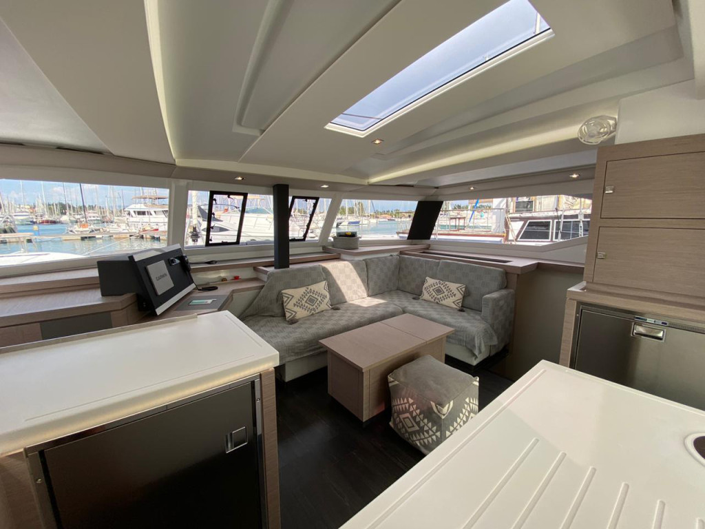 Yacht FOUNTAINE PAJOT - Astrea 42 "Ooga Chacka"