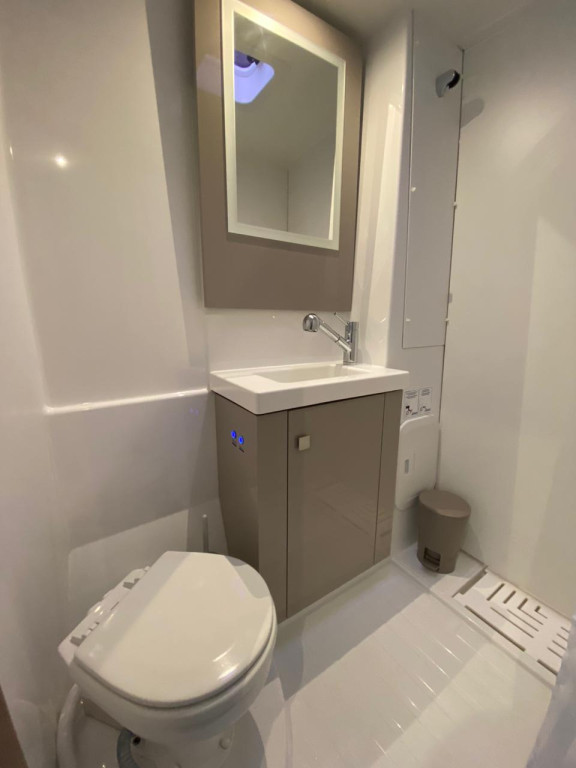 Yacht FOUNTAINE PAJOT - Astrea 42 "Ooga Chacka"