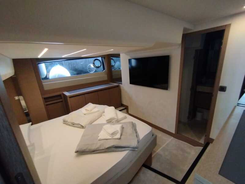 Yacht JEANNEAU - Prestige 520 Fly "Baby Indy"