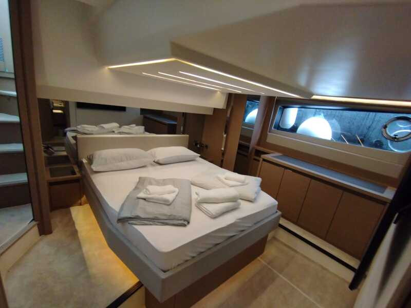 Yacht JEANNEAU - Prestige 520 Fly "Baby Indy"