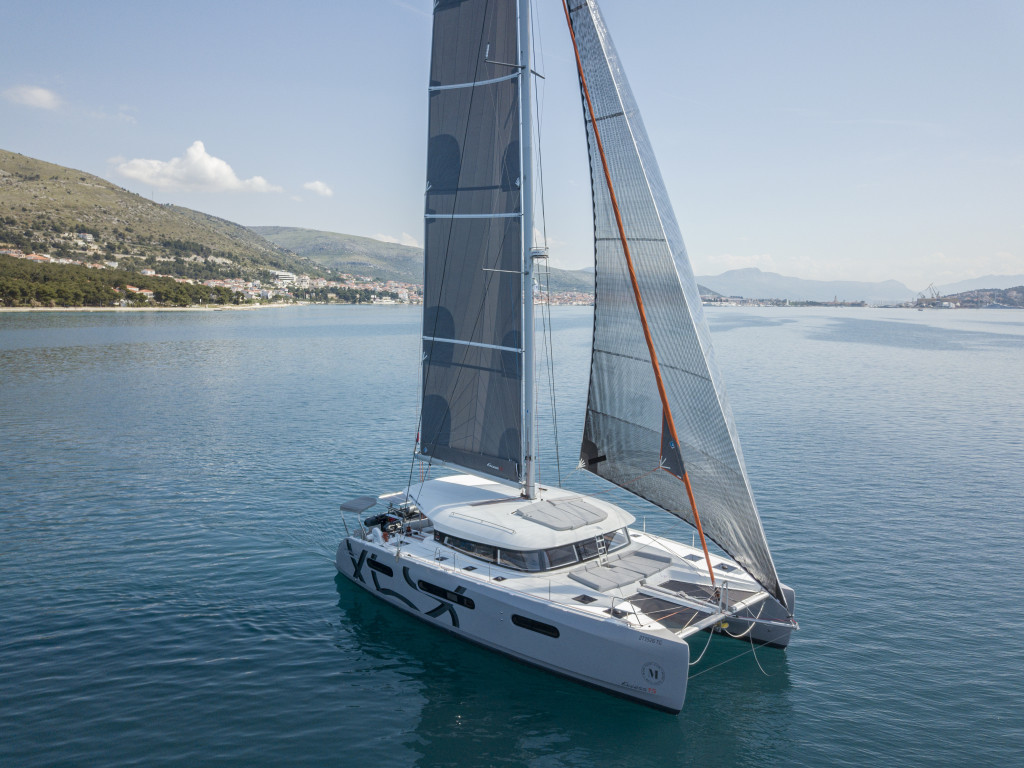 Yacht EXCESS-CATAMARANS - 15 "White Lotus"