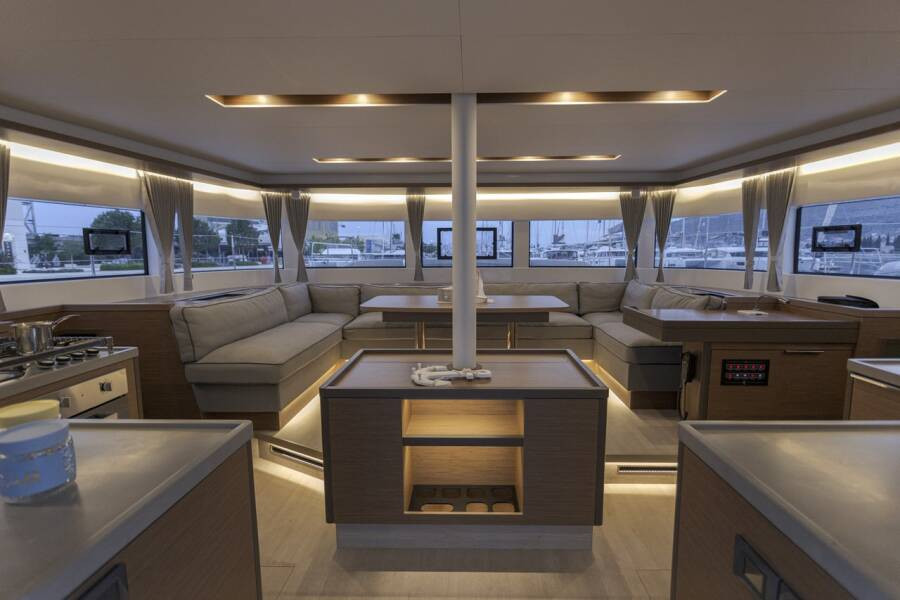 Yacht LAGOON - 50 "Captain Morgan"