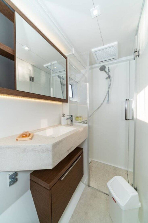 Yacht LAGOON - 50 "Captain Morgan"