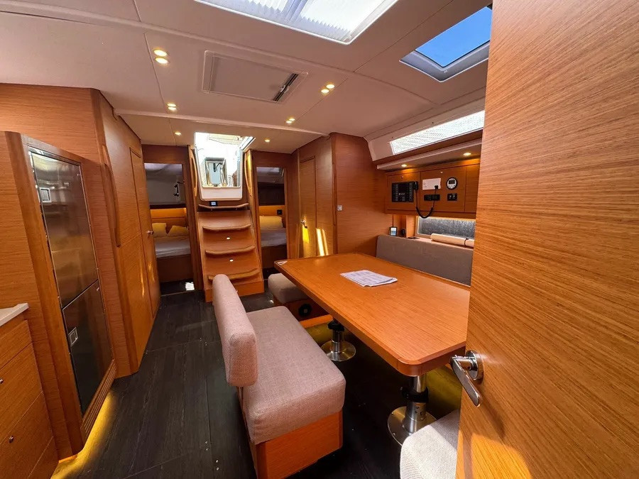 Yacht DUFOUR - 470 "Scrusciu du Mari"