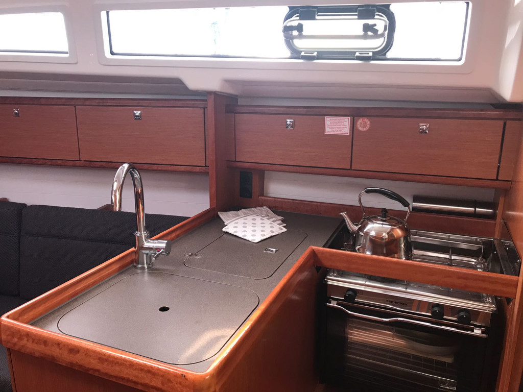 Yacht BAVARIA - Cruiser 34 "Pollux I"