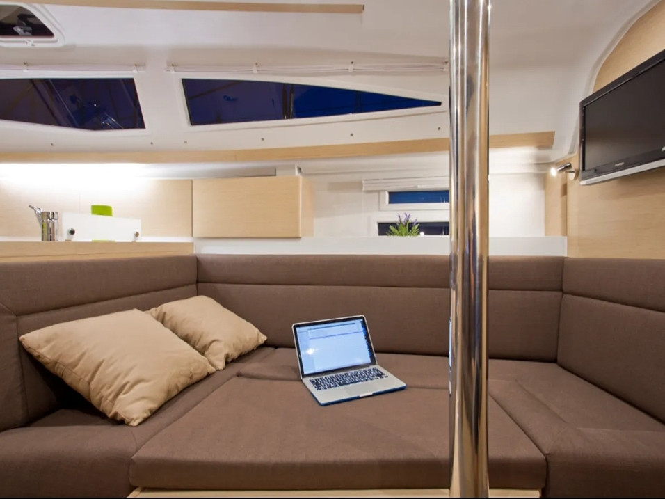 Yacht ELAN - Impression 35 "Aurora"