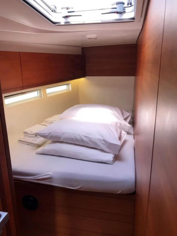 Yacht MORE - 55 "Solid White"