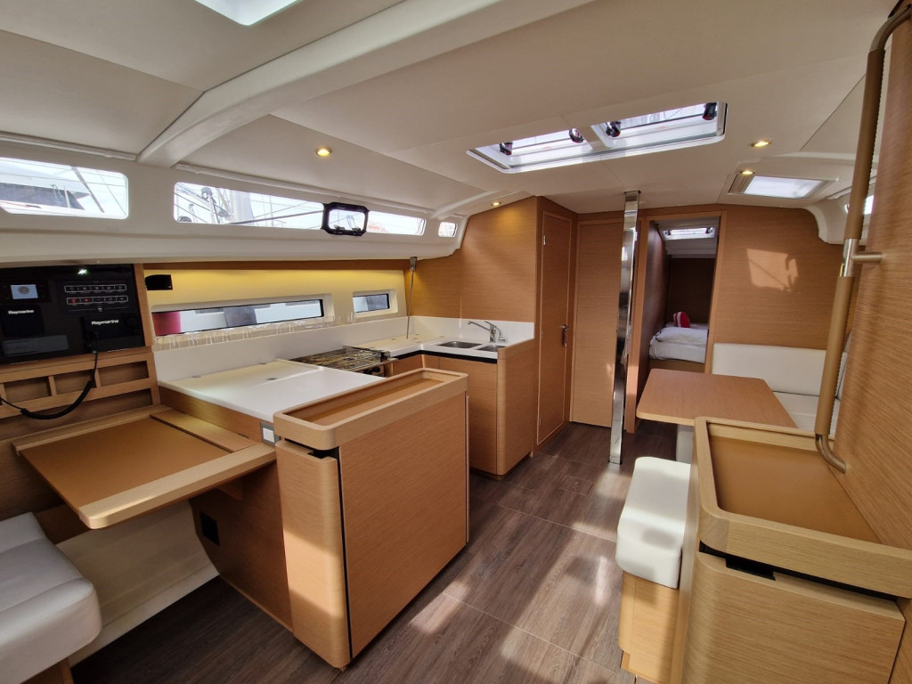 Yacht JEANNEAU - Sun Odyssey 440 "Koala II"