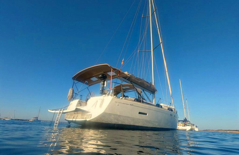 Yacht JEANNEAU - Sun Odyssey 449 "Mientras Tanto"