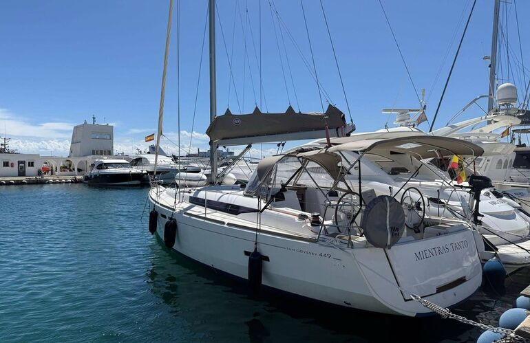 Yacht JEANNEAU - Sun Odyssey 449 "Mientras Tanto"