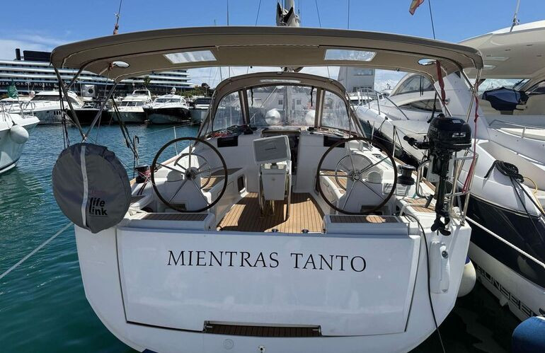 Yacht JEANNEAU - Sun Odyssey 449 "Mientras Tanto"