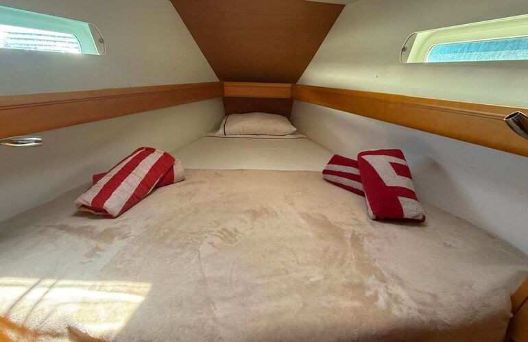 Yacht JEANNEAU - Sun Odyssey 449 "Mientras Tanto"