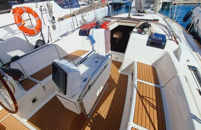 Yacht JEANNEAU - Sun Odyssey 449 "Mientras Tanto"