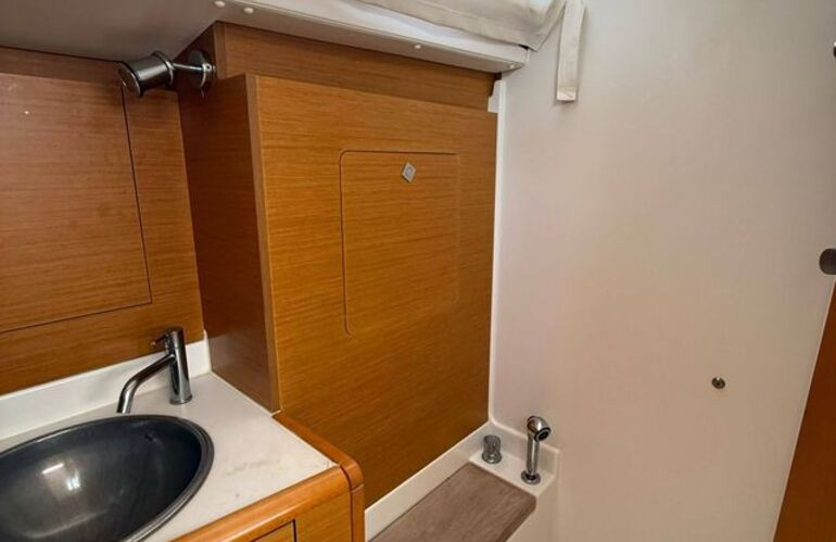 Yacht JEANNEAU - Sun Odyssey 449 "Mientras Tanto"