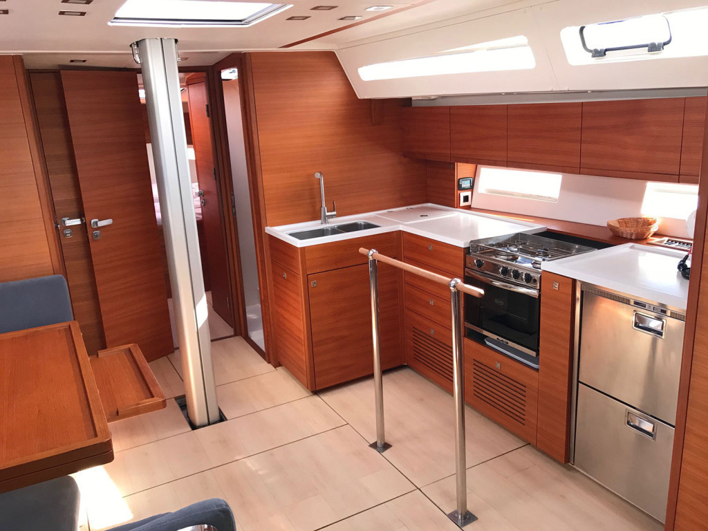 Yacht MORE - 55 "Mrs. Robinson"