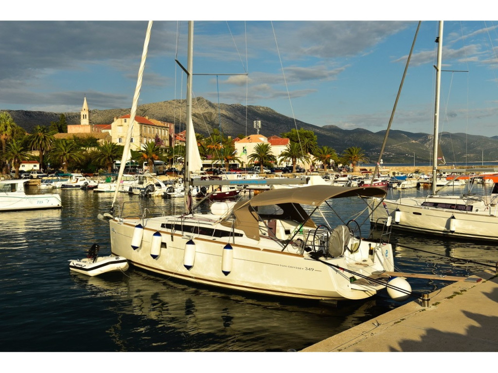 Yacht JEANNEAU - Sun Odyssey 349 "Višnjica"