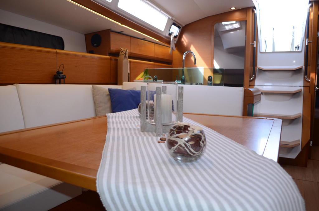 Yacht JEANNEAU - Sun Odyssey 419 "Luka Ploče"