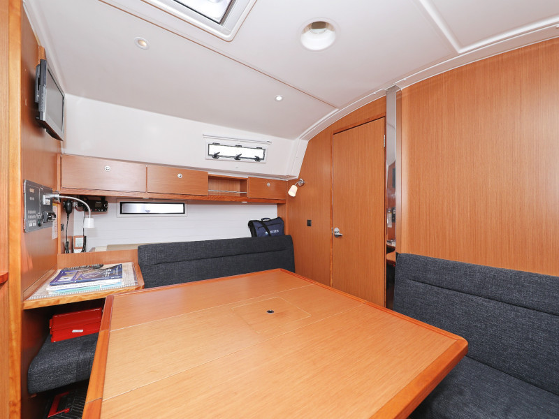 Yacht BAVARIA - Cruiser 36 "Petra M"