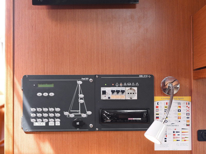 Yacht BAVARIA - Cruiser 36 "Petra M"