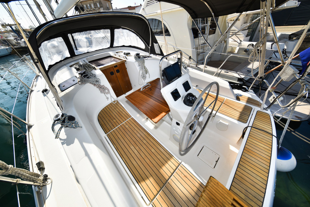 Yacht BAVARIA - Cruiser 36 "Petra M"