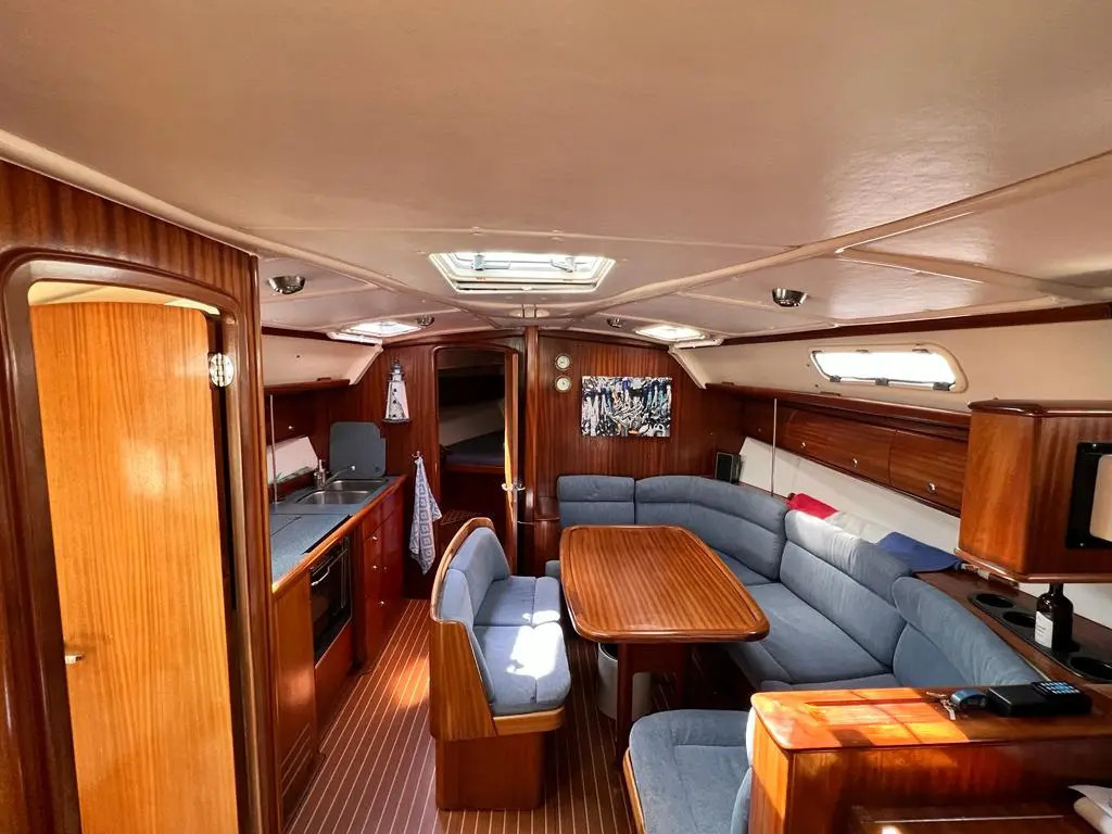 Yacht BAVARIA - 41 "Meropi"