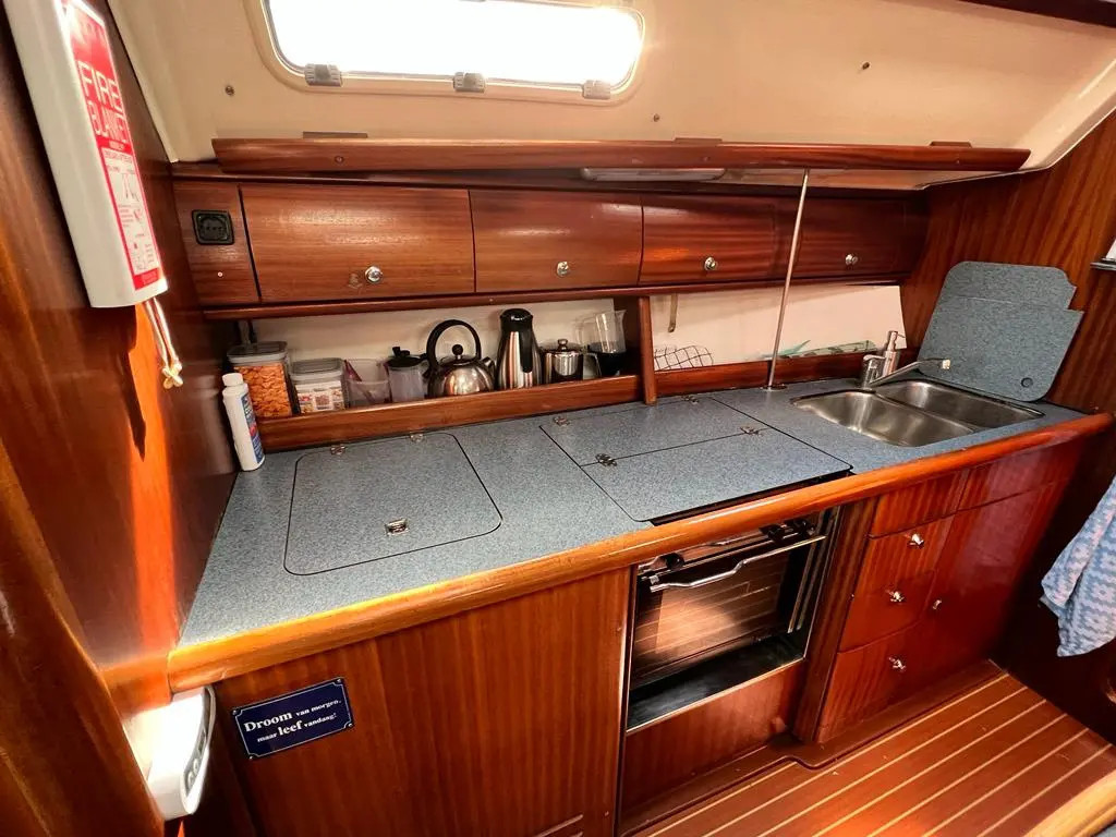 Yacht BAVARIA - 41 "Meropi"