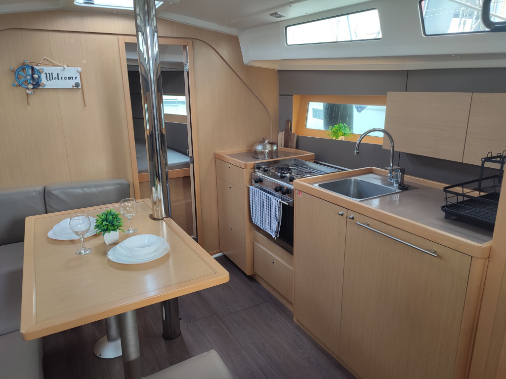 Yacht BENETEAU - Oceanis 38 "Zografia"
