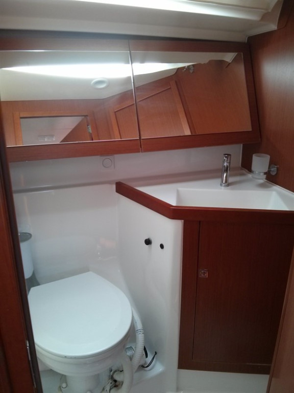 Yacht BENETEAU - Oceanis 41 "Warrior"