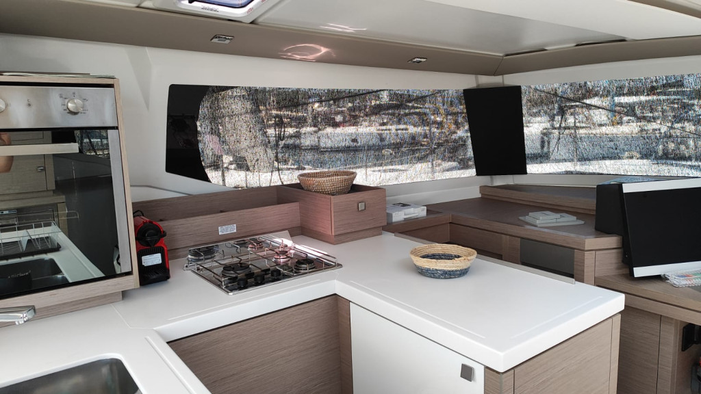 Yacht FOUNTAINE PAJOT - Astrea 42 "Cicada"