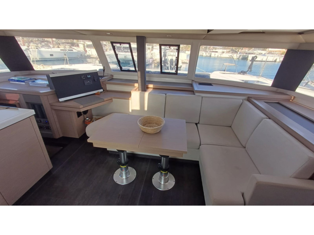 Yacht FOUNTAINE PAJOT - Astrea 42 "Cicada"