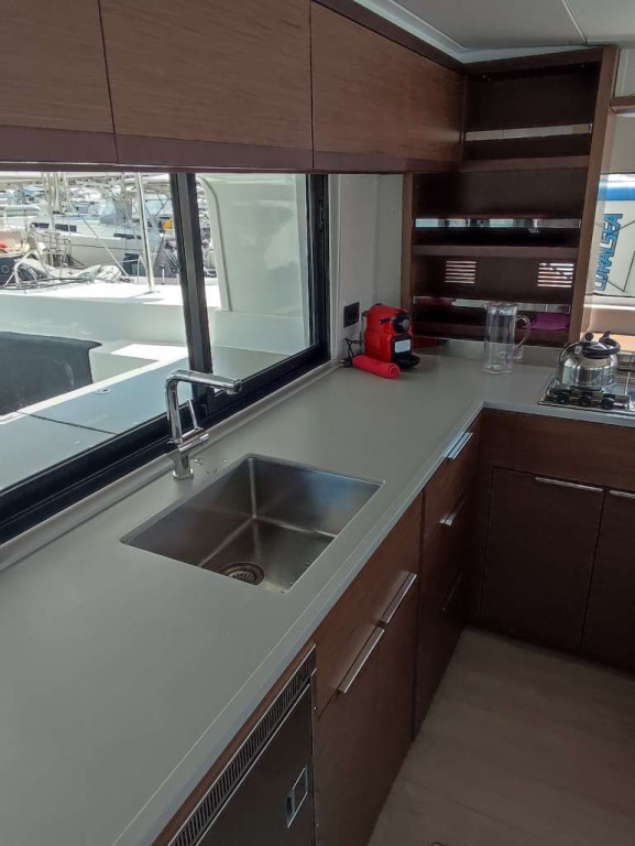 Yacht LAGOON - 46 "Rocky"