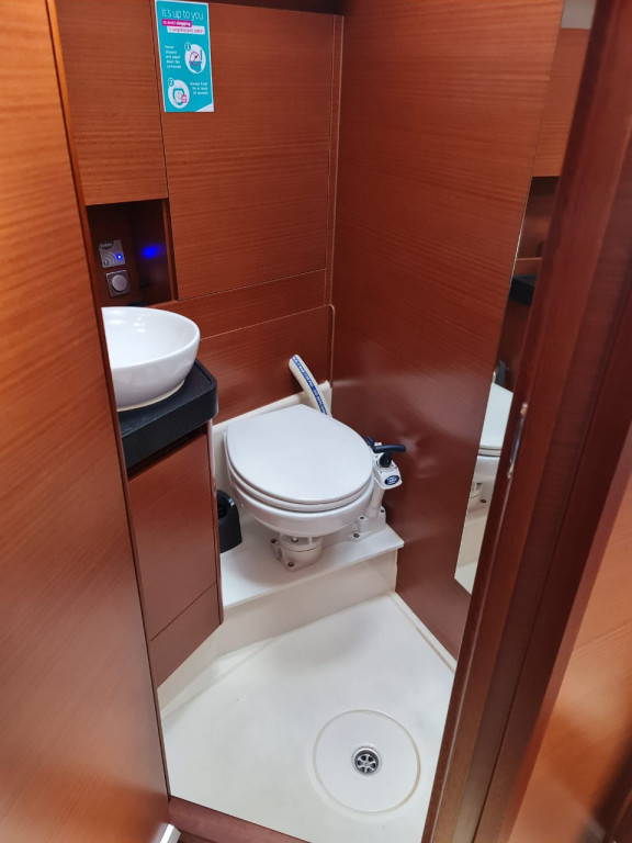 Yacht HANSE - 418 "Mystique"