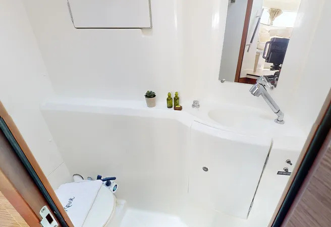 Yacht LAGOON - 380 S2 "Why Knot"