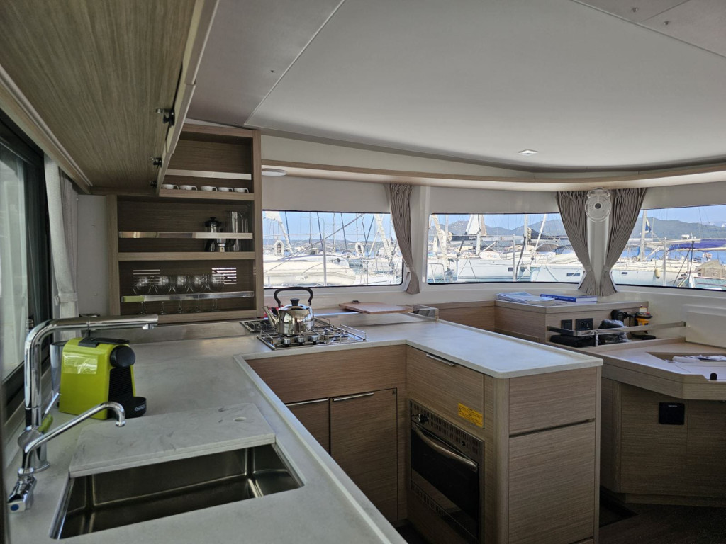 Yacht LAGOON - 46 "Kayian"